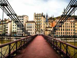 Animation voleur du Vieux Lyon le Papillon bleu 