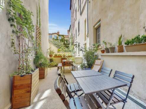 salle de reunion avec terrasse a lyon - le papillon bleu