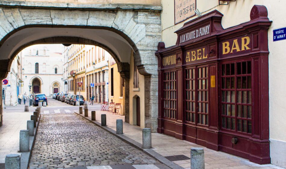 cafe-comptoir-abel-partenaire-du-papillon-bleu-lyon