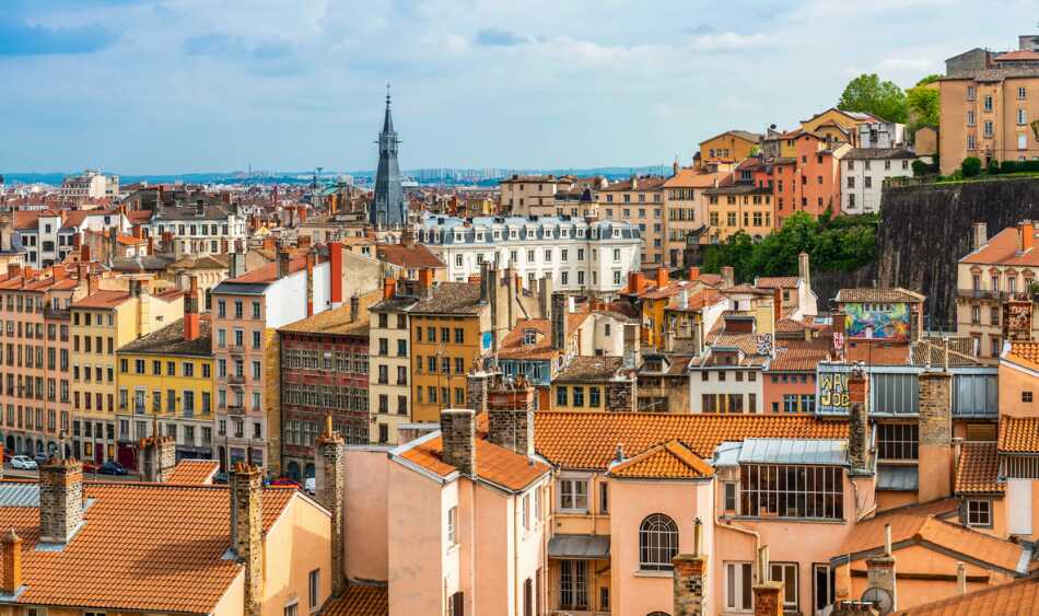 visite-des-toits-de-lyon-avec-le-papillon-bleu