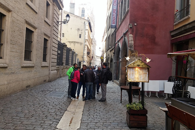 lenquete-lyonnaise-teambuilding-papillon-bleu