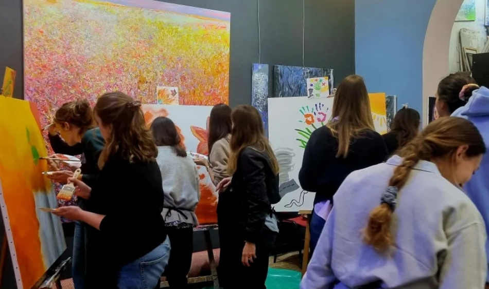 atelier-mory-teambuilding-fresque-artistique-papillon-bleu