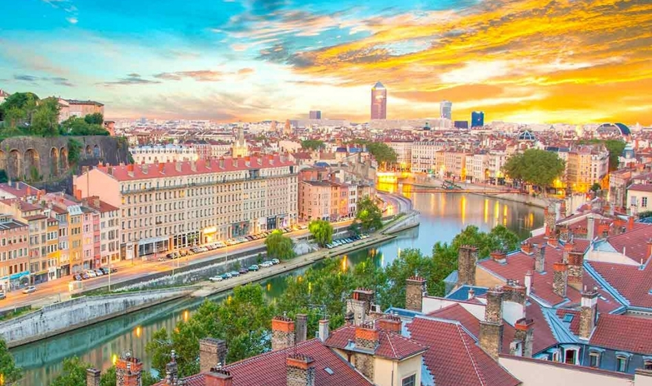 rallye-gourmand-dans-le-vieux-lyon-teambuilding-le-papillon-bleu