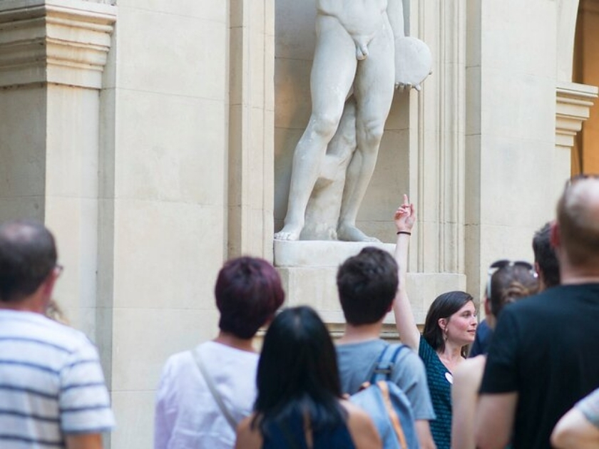 visite-historique-et-coquine-de-lyon-teambuilding-le-papillon-bleu